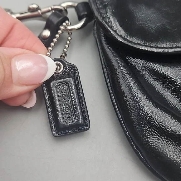 Coach Large Glossy Shiny Black Leather Wristlet Clutch - Picture 3 of 12